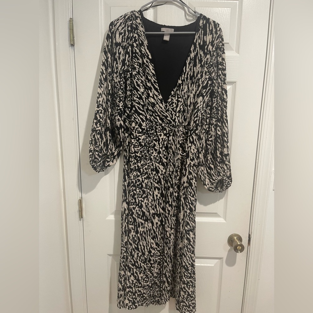 H&M black and white dress